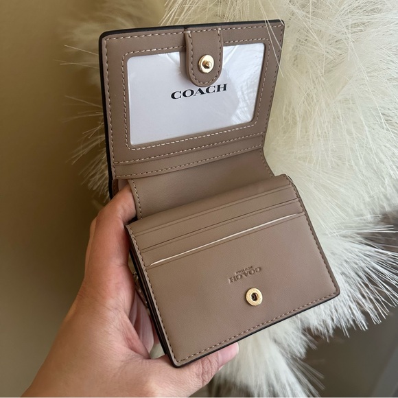 Coach Snap Wallet With Star Print - Picture 6 of 13